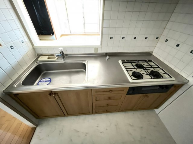 グレーシィ須磨アルテピアⅢ番街2のキッチン