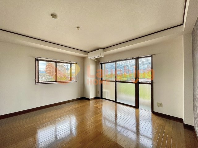 クラウンII津福の居間・リビング|ゆったり過ごせるリビングです