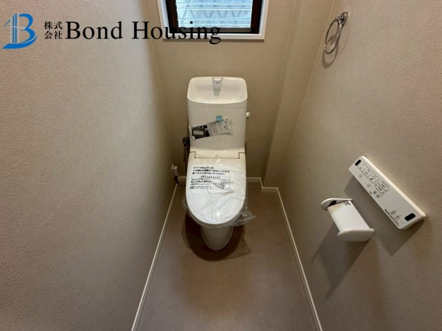 JR魚住駅徒歩12分　太陽光付き　魚住町錦が丘　中古戸建のトイレ