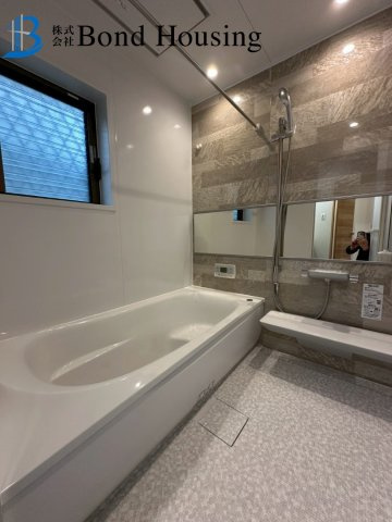 JR魚住駅徒歩12分　太陽光付き　魚住町錦が丘　中古戸建の浴室