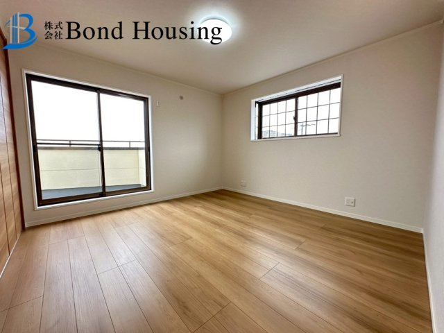 JR魚住駅徒歩12分　太陽光付き　魚住町錦が丘　中古戸建の洋室