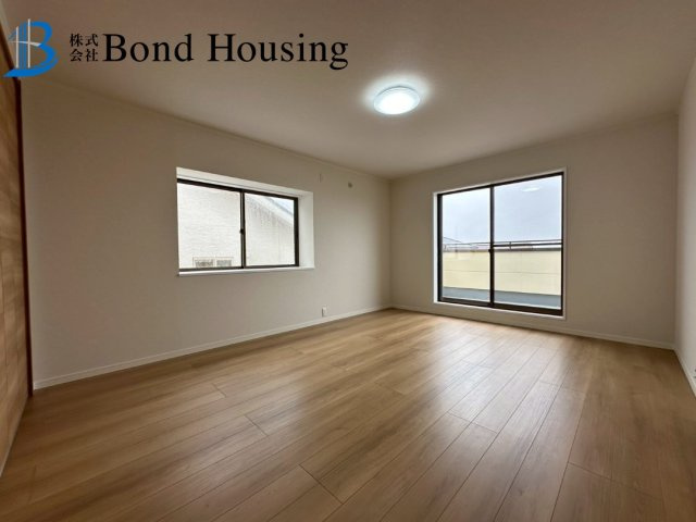 JR魚住駅徒歩12分　太陽光付き　魚住町錦が丘　中古戸建の洋室