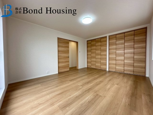 JR魚住駅徒歩12分　太陽光付き　魚住町錦が丘　中古戸建の洋室