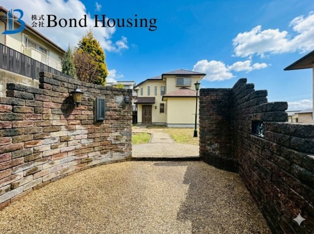 JR魚住駅徒歩12分　太陽光付き　魚住町錦が丘　中古戸建の駐車場