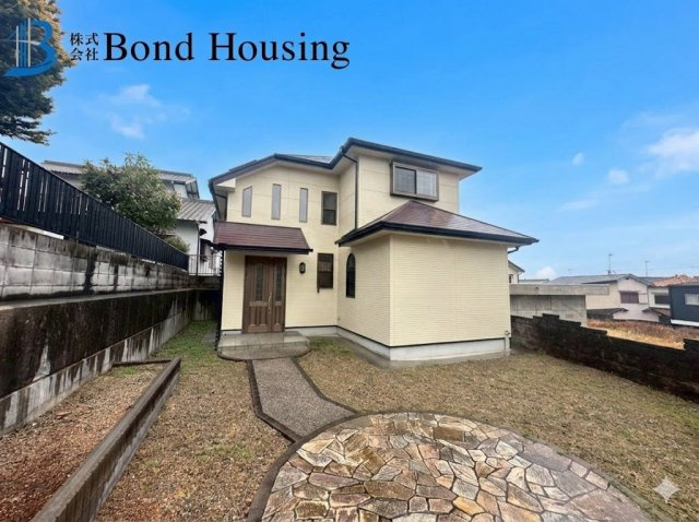 JR魚住駅徒歩12分　太陽光付き　魚住町錦が丘　中古戸建の庭