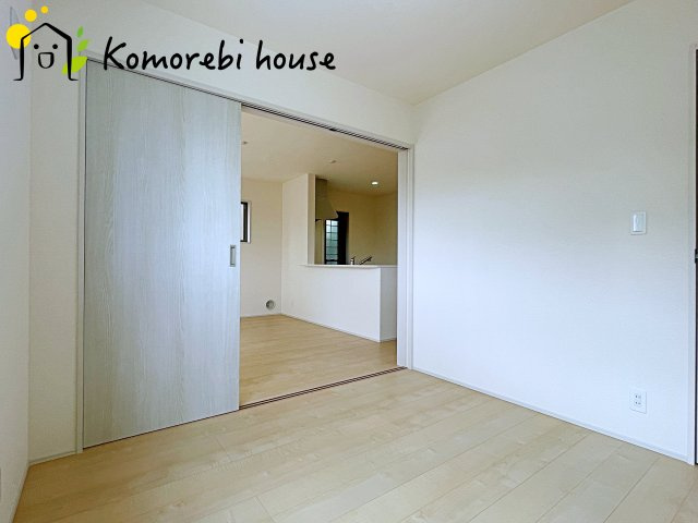 西区二ツ宮　新築一戸建て　リーブルガーデン　01の洋室|落ち着いた色調の洋室です