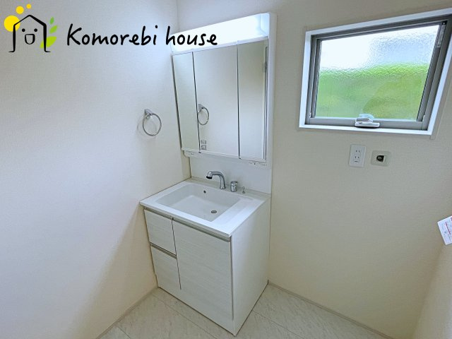 西区二ツ宮　新築一戸建て　リーブルガーデン　01の独立洗面台|使いやすい独立洗面台です