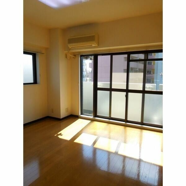 シャンフレア北浦和の居間・リビング