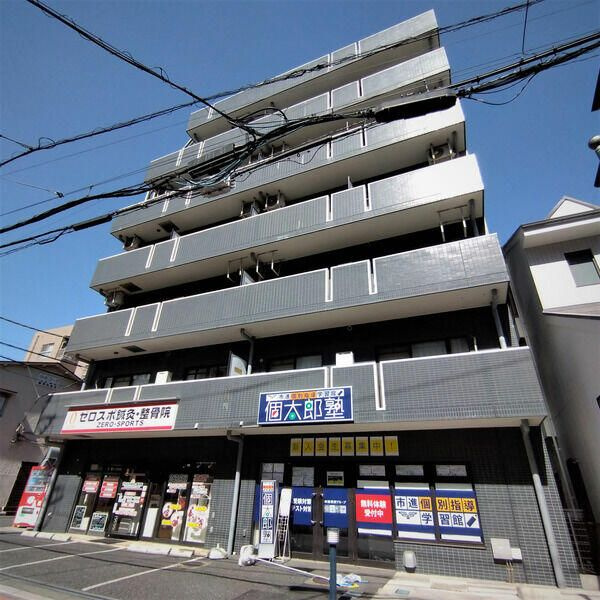 シャンフレア北浦和の外観