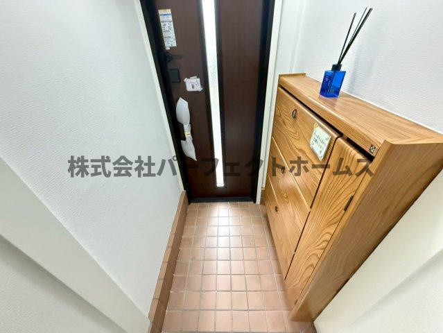 private Stockくずは並木の玄関|収納もある玄関です