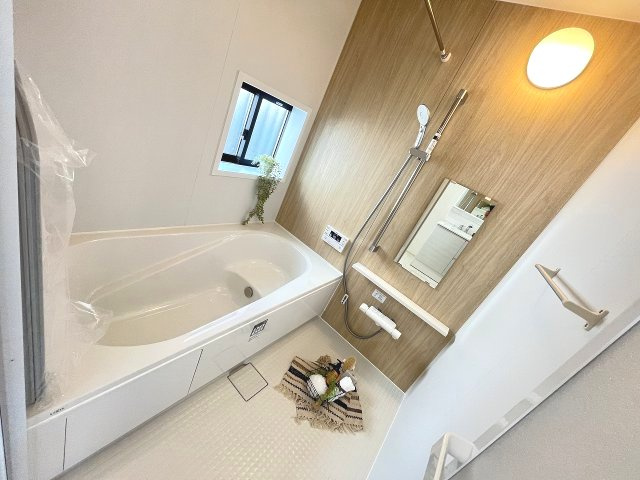 【浴室】 | 福岡市西区拾六町4丁目　B号棟（全2棟）【仲介手数料無料・0円】 | 施工例。浴室です。施工例は完成時と異なる場合があります。