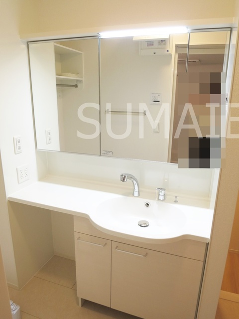 シーガルの洗面所|広い洗面台です。