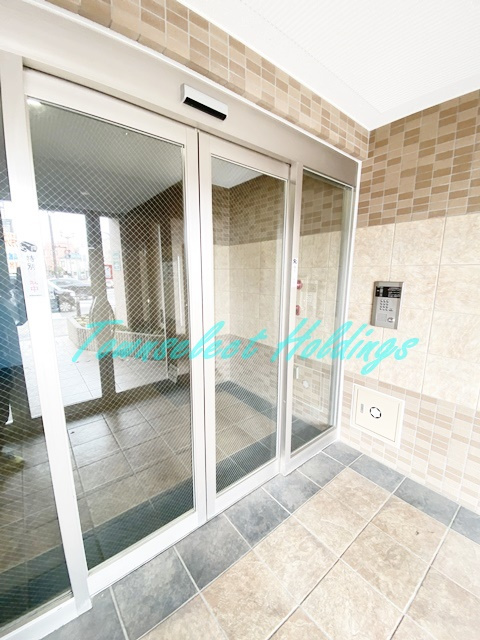 茅ヶ崎市茅ヶ崎２丁目の賃貸マンションのエントランス