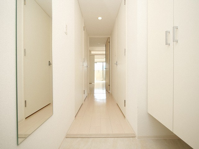 SERENiTE本町refletの玄関|SERENiTE本町reflet（セレニテ本町ルフレ）　広い玄関