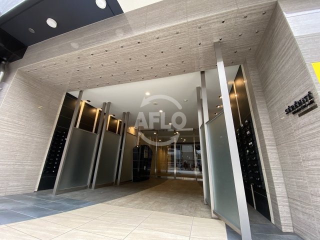 SERENiTE本町refletのエントランス|SERENiTE本町reflet（セレニテ本町ルフレ）　エントランス