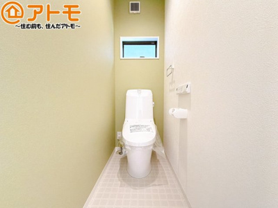 【トイレ】 | 葵区羽鳥四丁目　戸建　全1棟 | 窓もあって換気もしっかりできる清潔感のあるトイレです♪