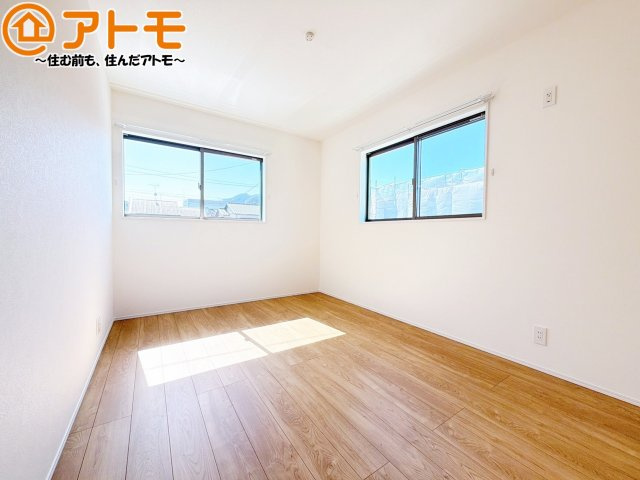 【子供部屋】 | 葵区羽鳥四丁目　戸建　全1棟 | お子様のお友達が遊びに来た時も、子供部屋があると楽しく過ごせますね♪