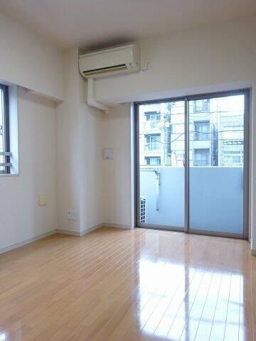 ヴィータローザ南砂町の居間・リビング