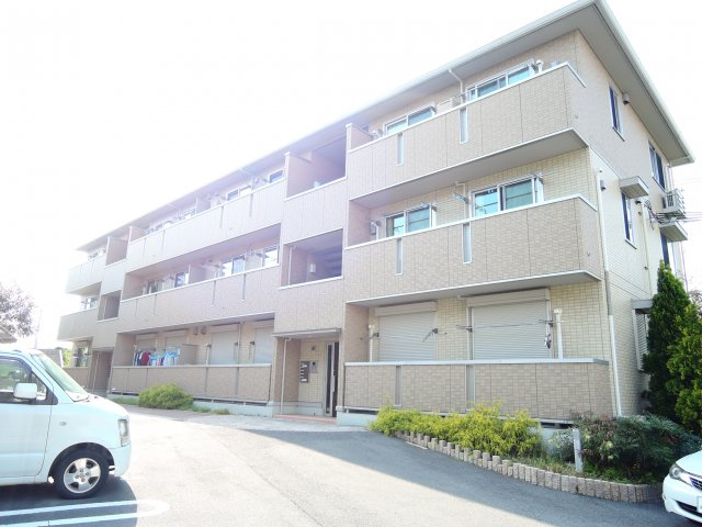 高槻市中川町のアパートの周辺