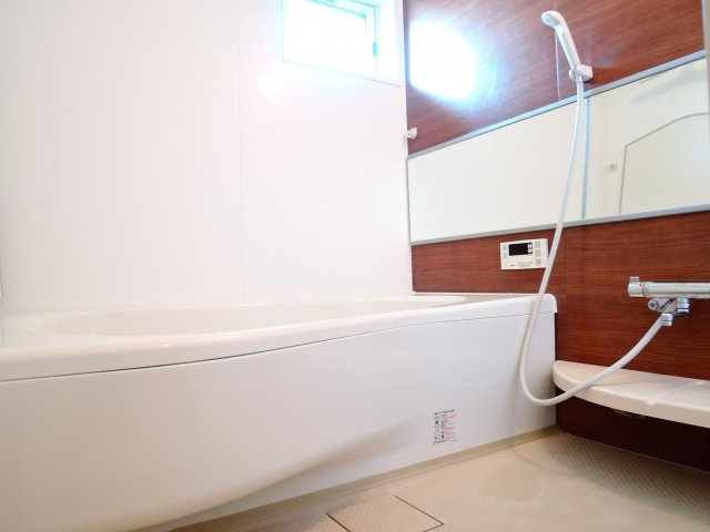高槻市中川町のアパートの浴室