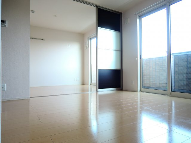 高槻市中川町のアパートの洋室