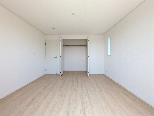 八王子市　泉町　新築一戸建て　２６期の収納|～収納力の高いクローゼット完備～