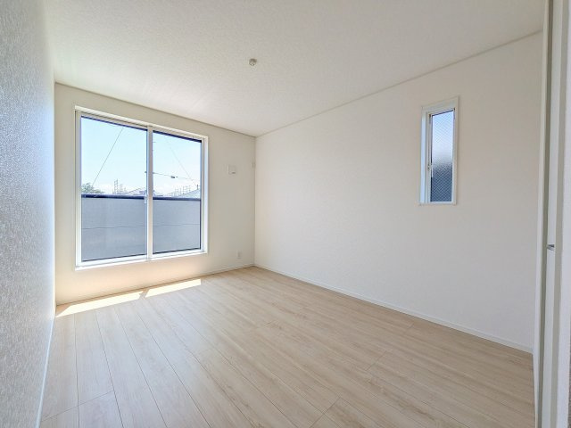 八王子市　泉町　新築一戸建て　２６期の子供部屋|～2階バルコニーに面している6.5帖の洋室です～