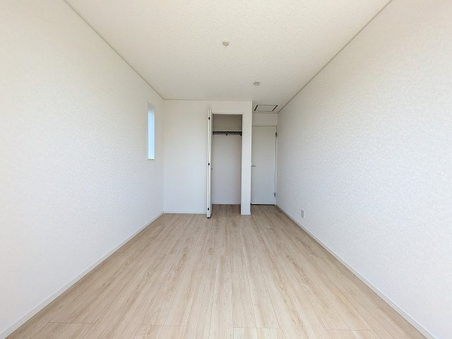 八王子市　泉町　新築一戸建て　２６期の収納|～収納力の高いクローゼット完備～
