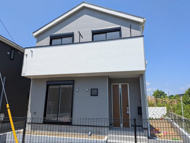 八王子市　泉町　新築一戸建て　２６期の外観|～太陽光パネル搭載　省エネ性能認定　スーパー・コンビニ・ドラッグストア徒歩圏～