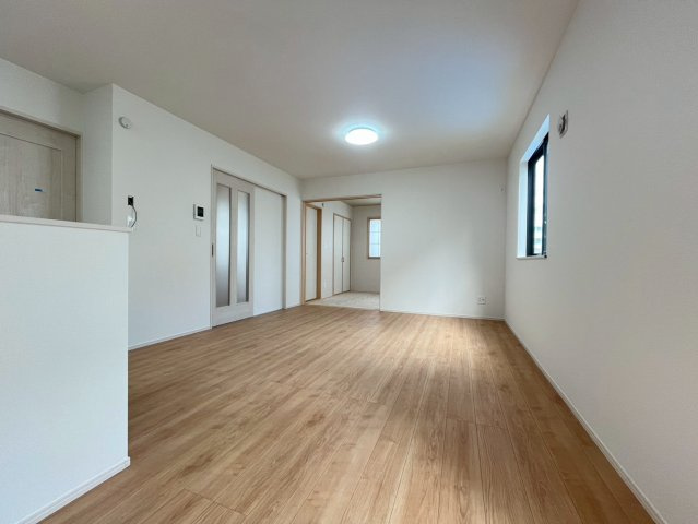 ハートフルタウン与那原町与那原　全4棟の居間・リビング