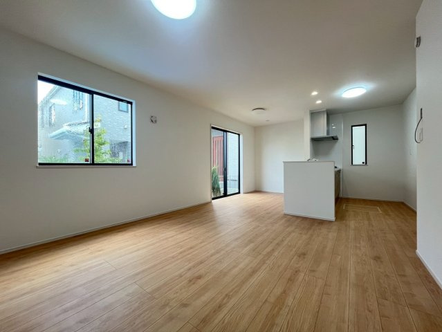 ハートフルタウン与那原町与那原　全4棟の居間・リビング