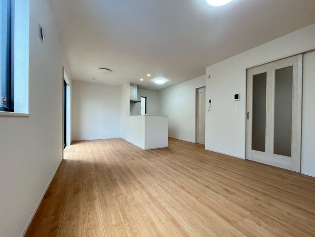 ハートフルタウン与那原町与那原　全4棟の居間・リビング