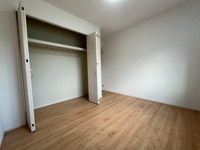 ハートフルタウン与那原町与那原　全4棟の洋室