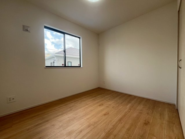 ハートフルタウン与那原町与那原　全4棟の洋室