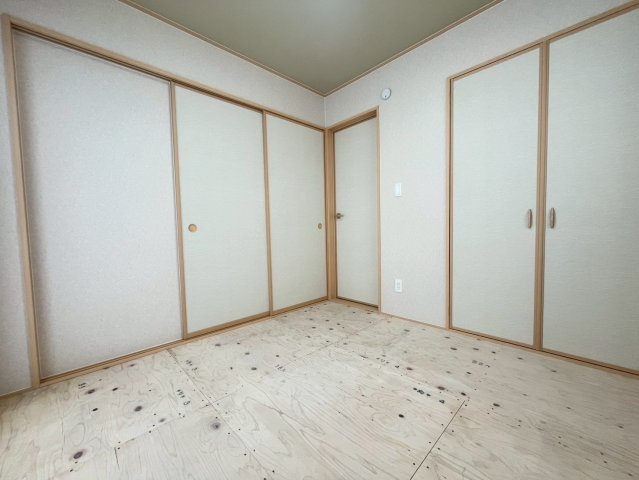 ハートフルタウン与那原町与那原　全4棟の洋室