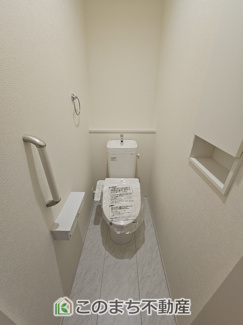 【トイレ】 | ブルーミングガーデン宇都宮市清住3丁目　2号棟 | 同社施工物件の写真です。※建具やフローリング、その他仕様が違う場合がございます。