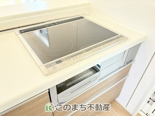 ブルーミングガーデン宇都宮市清住3丁目のキッチン|IHクッキングヒーターで調理もお掃除も楽々です♪