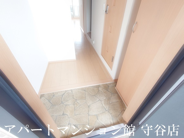 第二AMビルの玄関|類似です