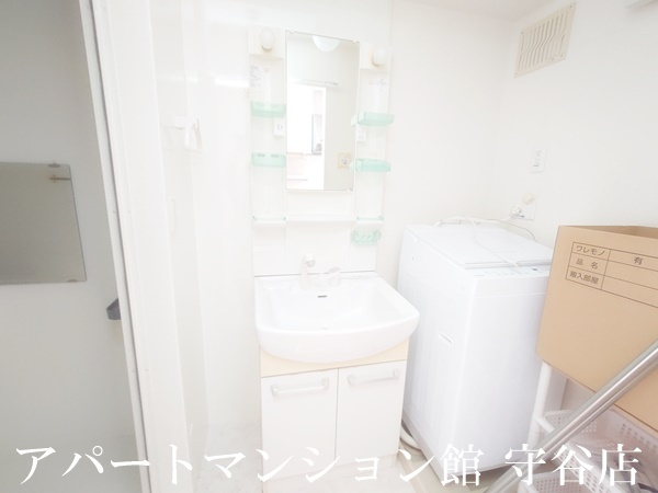 第二AMビルの独立洗面台|類似です