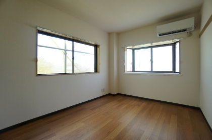 ハイツシゲヲの洋室