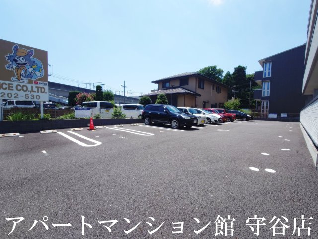 エスポワールの駐車場