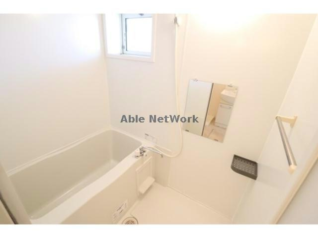 ウィルスクエアDの浴室|窓ありバス