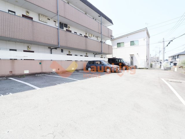 ライフコート御井の駐車場|駐車スペースもあります