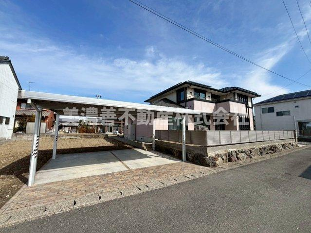 ６６６４２　本巣郡北方町北方中古戸建ての駐車場