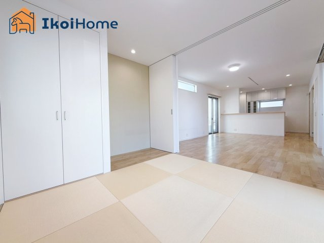 明石市大久保町松陰　中古戸建の居間・リビング|【ホームページに現地動画掲載中】●年中無休：当日予約可●広い開放感があり大型家具の設置可能