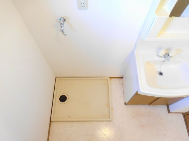 高槻市大冠町２丁目のアパートの洗面所