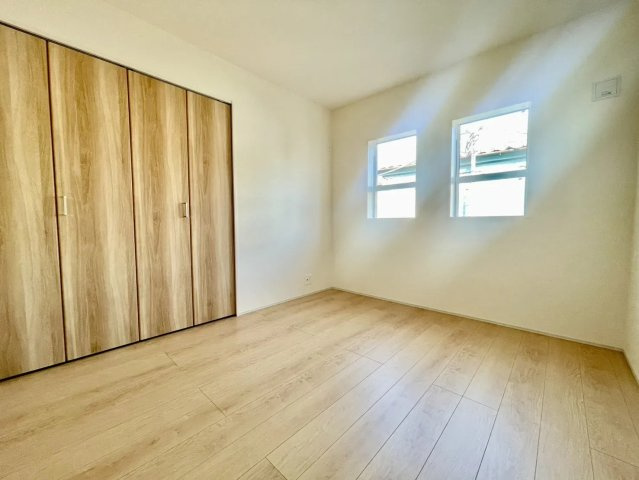 練馬区西大泉4丁目　人気の角地　太陽光×長期優良住宅の洋室