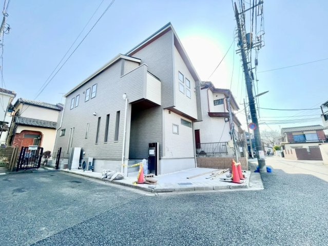 練馬区西大泉4丁目　人気の角地　太陽光×長期優良住宅の外観