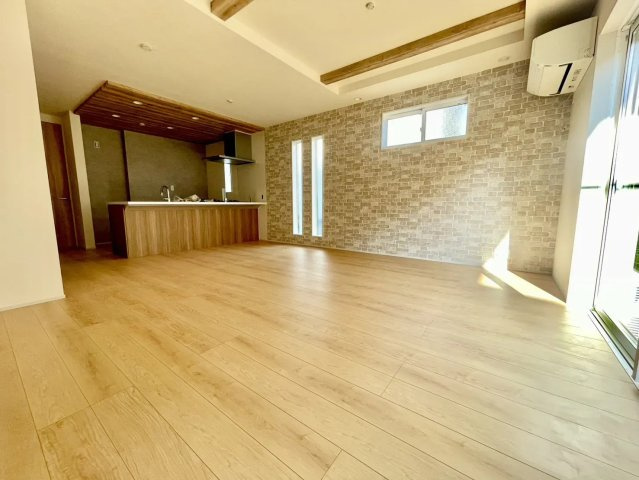 練馬区西大泉4丁目　人気の角地　太陽光×長期優良住宅の居間・リビング