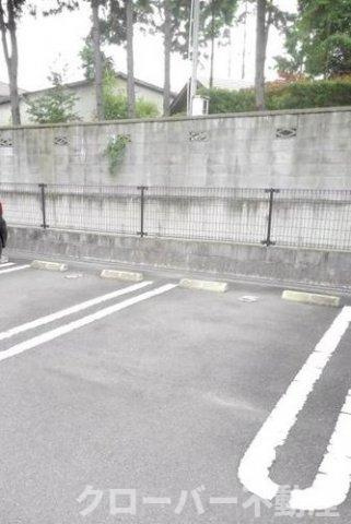 エルベッタ城東の駐車場